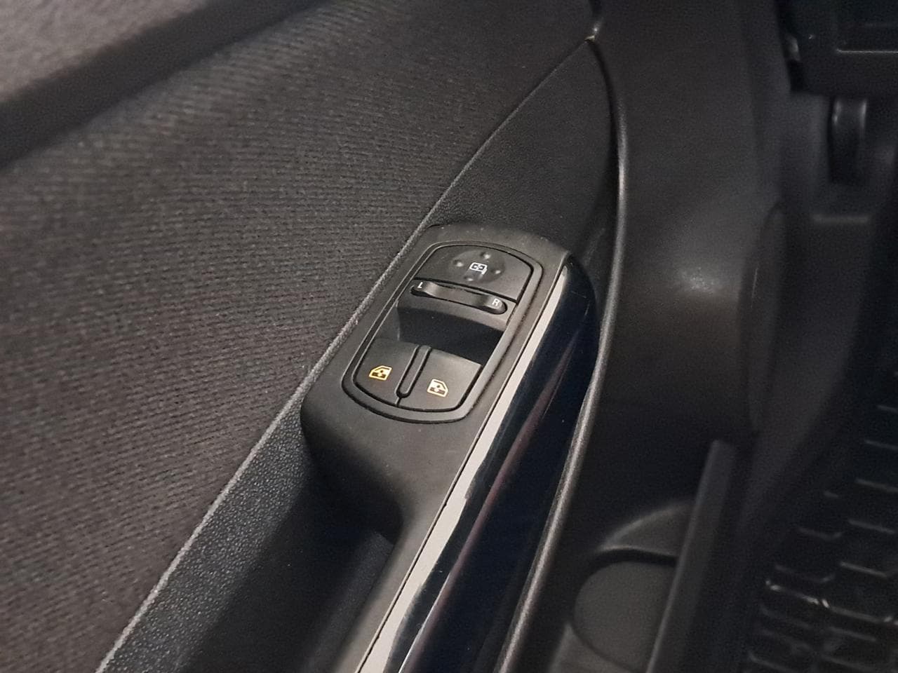 2012 Opel CORSA - 22