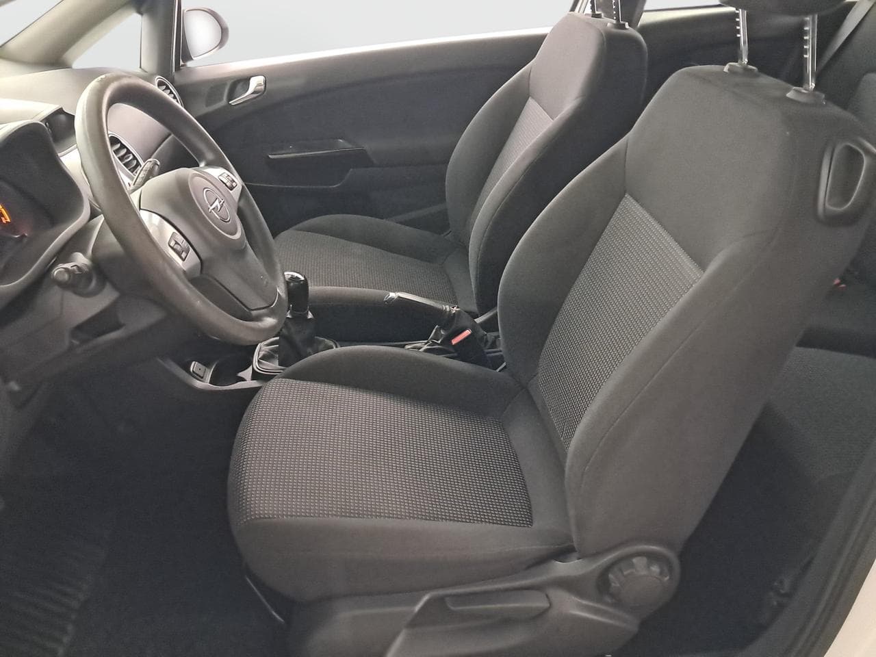 2013 Opel CORSA - 16