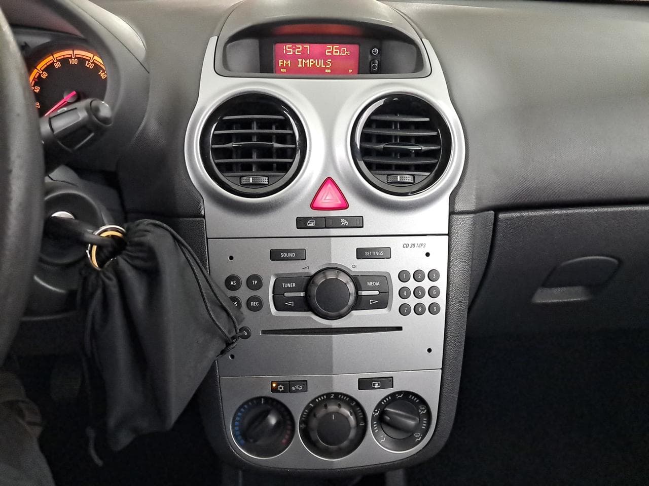 2013 Opel CORSA - 17
