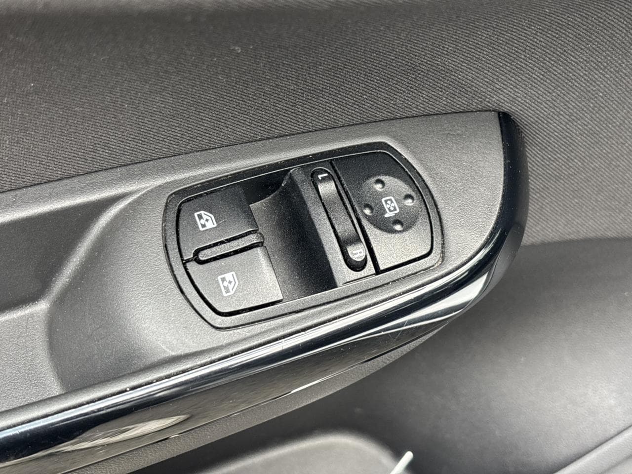 2016 Opel CORSA - 11
