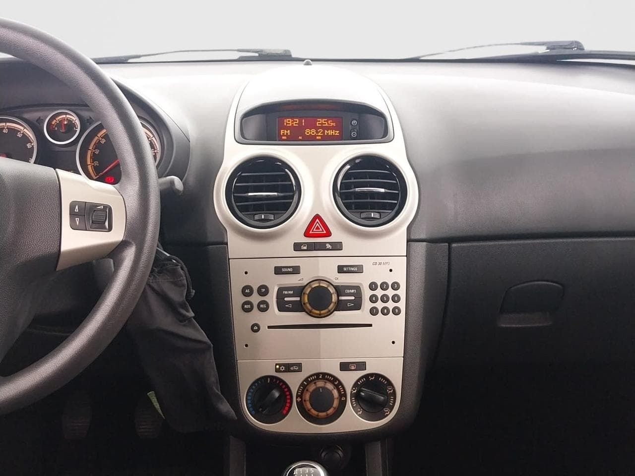 2009 Opel CORSA - 18