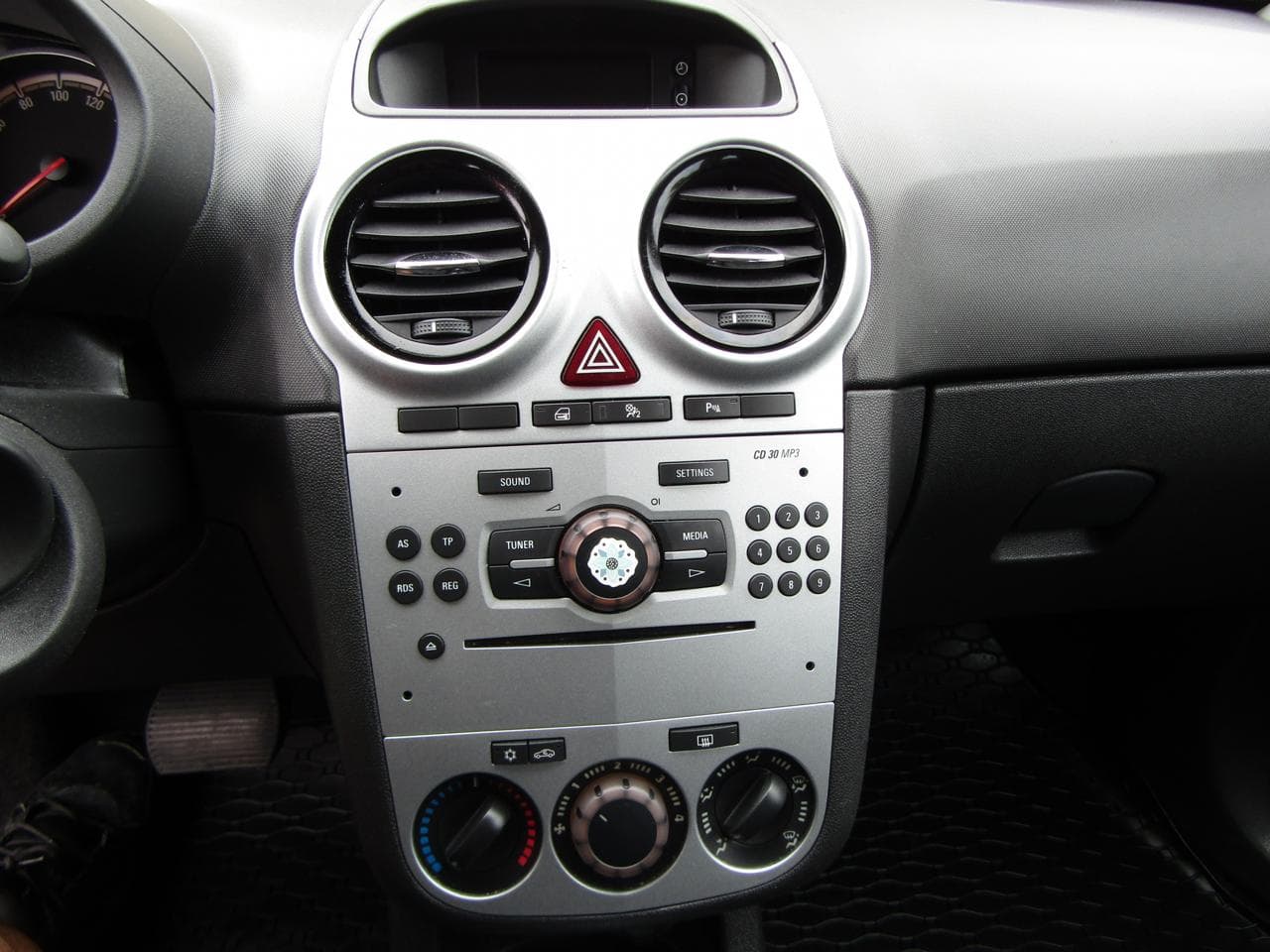 2014 Opel CORSA - 12