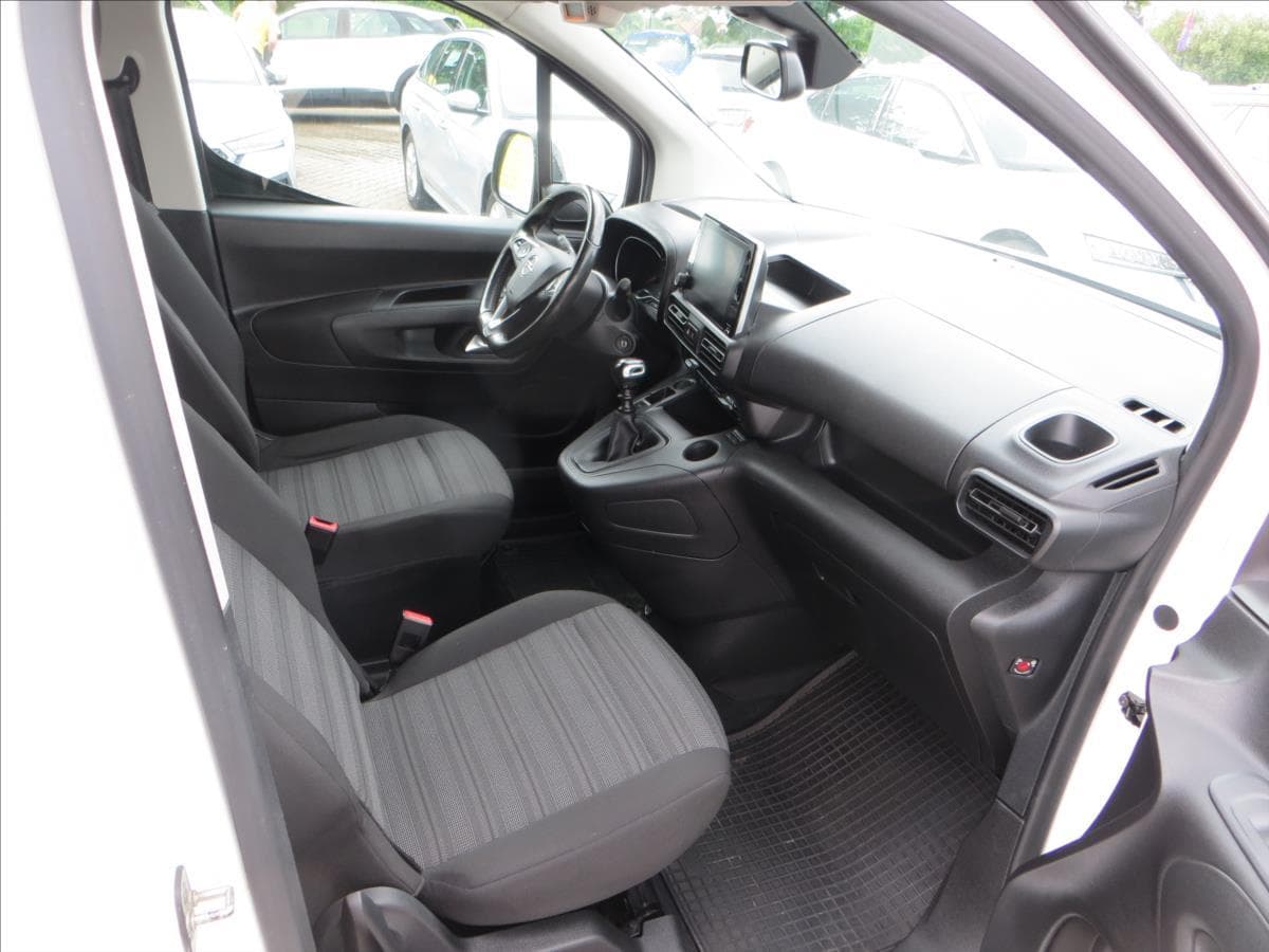 2022 Opel COMBO - 21