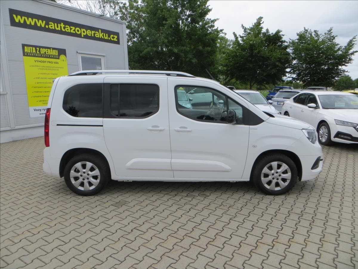 2022 Opel COMBO - 19