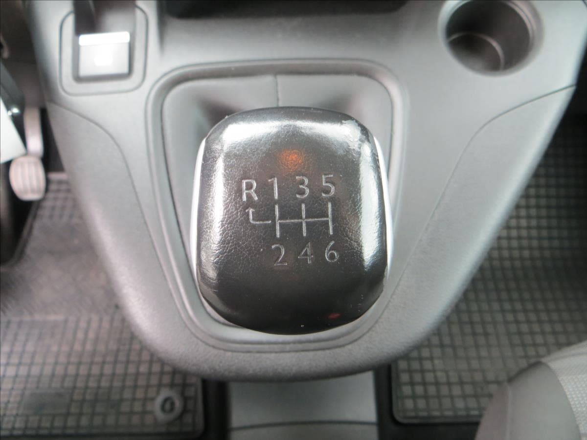 2022 Opel COMBO - 24
