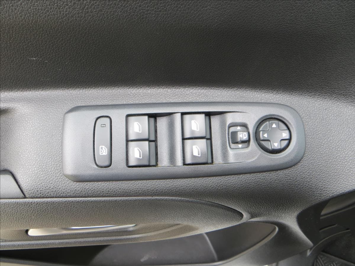 2022 Opel COMBO - 23