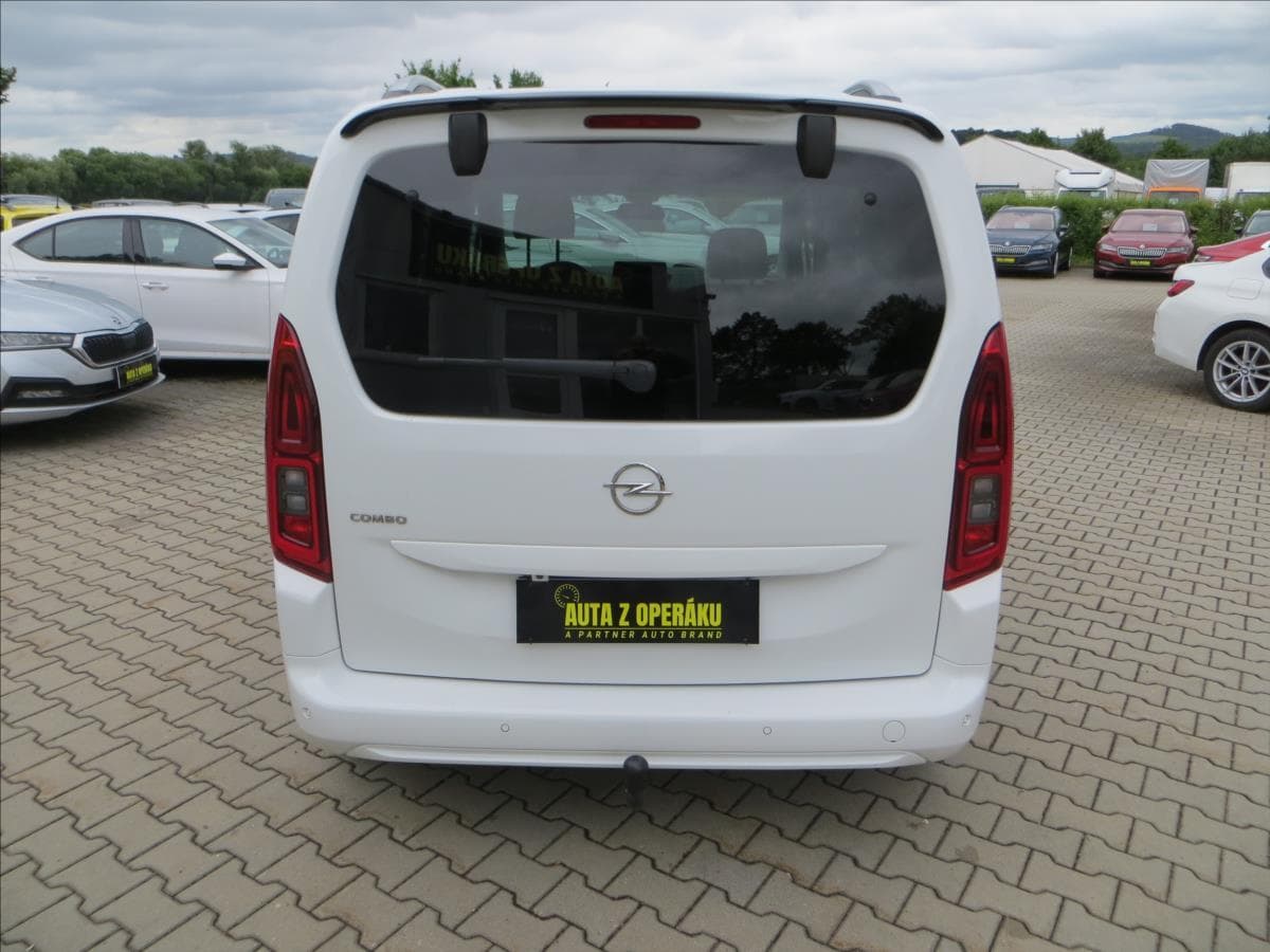 2022 Opel COMBO - 11