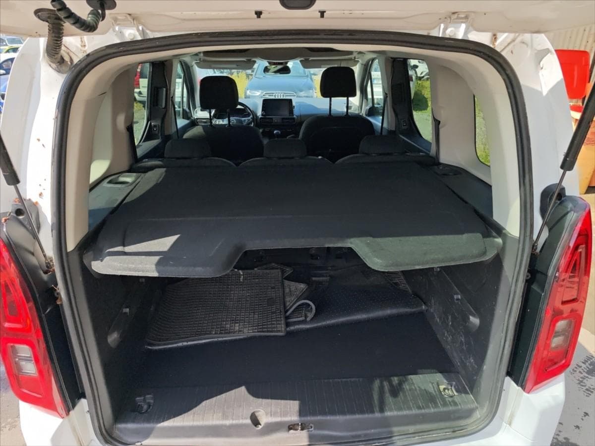 2022 Opel COMBO - 11
