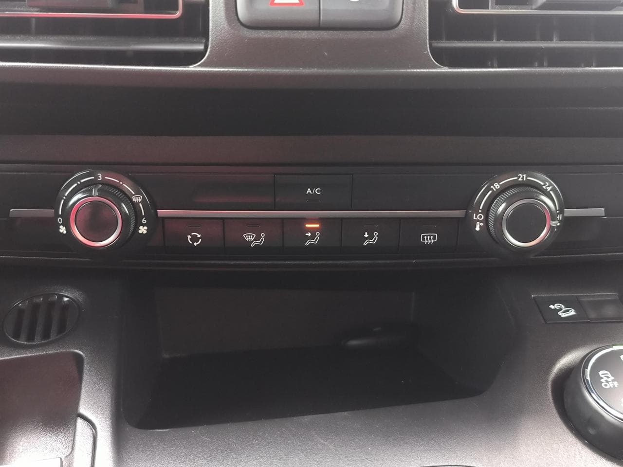 2022 Opel Combo - 16