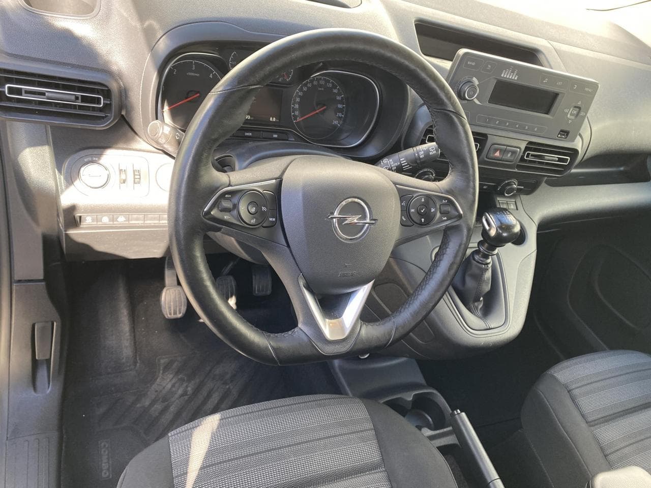 2018 Opel COMBO - 12