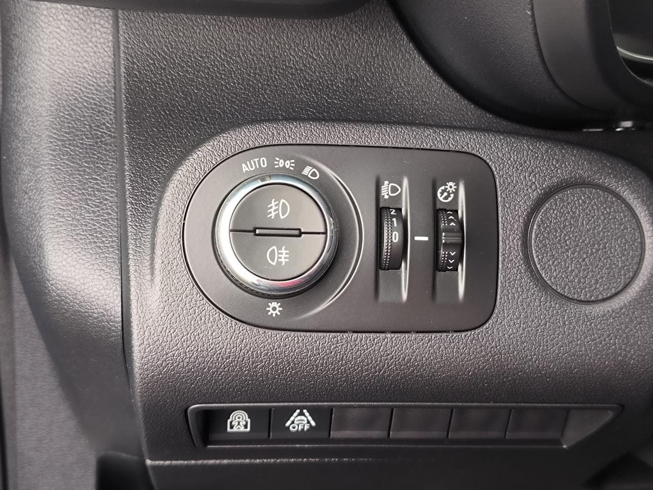 2021 Opel COMBO - 19