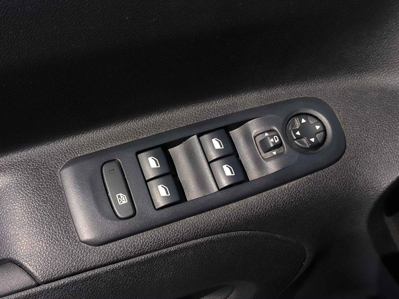 2022 Opel COMBO - 31