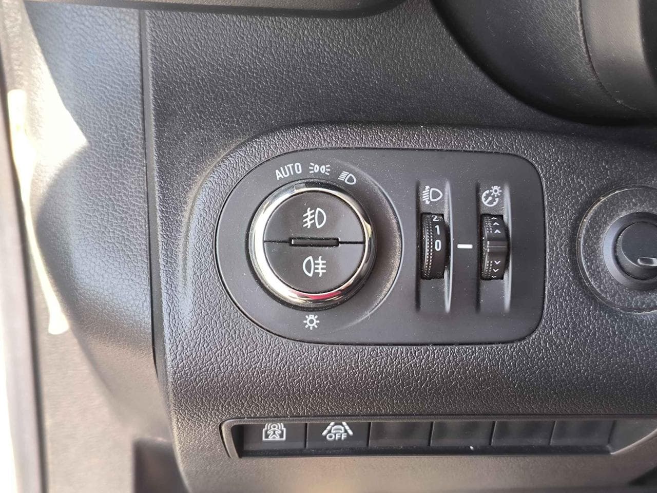 2022 Opel COMBO - 28