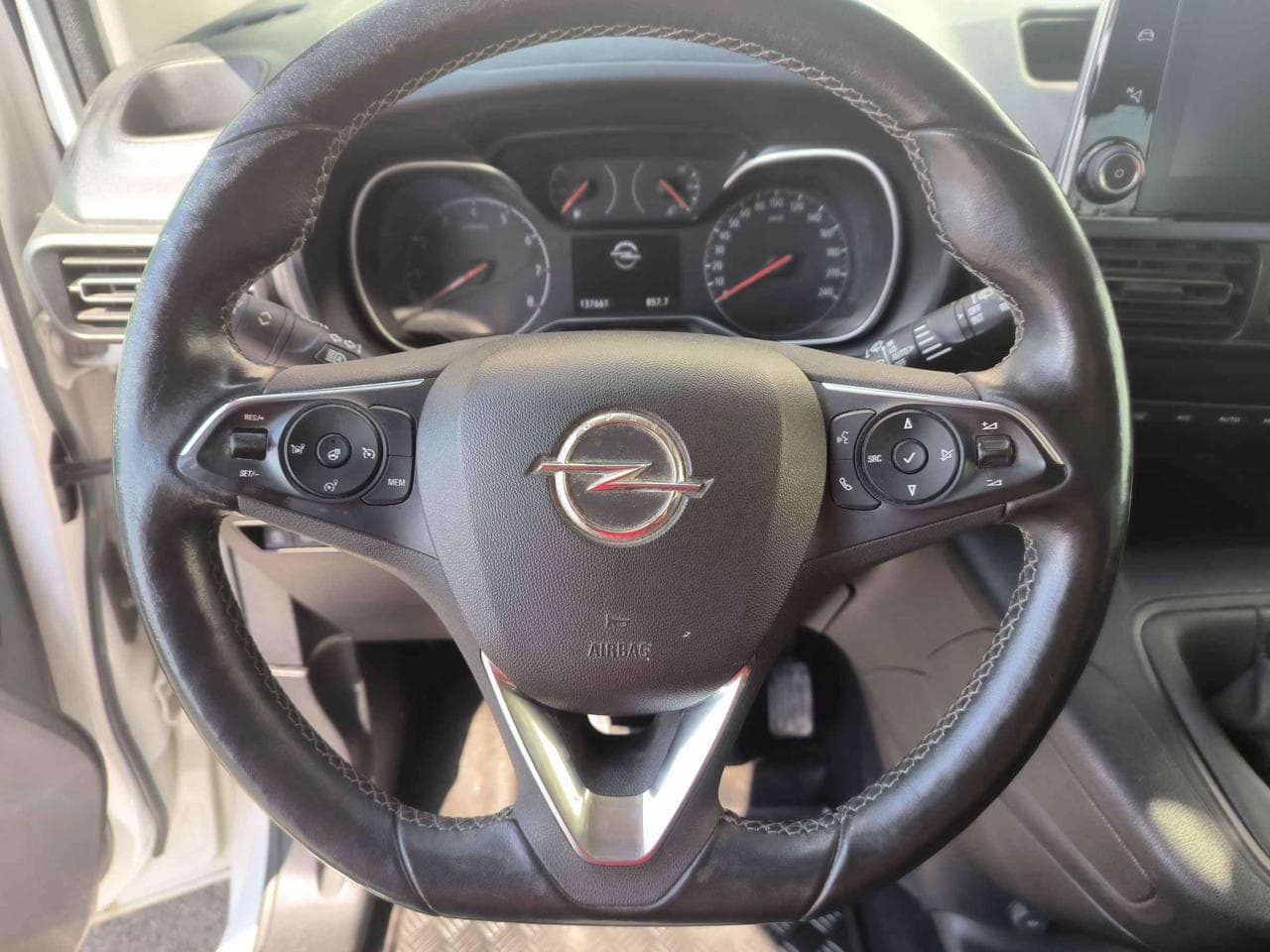 2022 Opel COMBO - 26