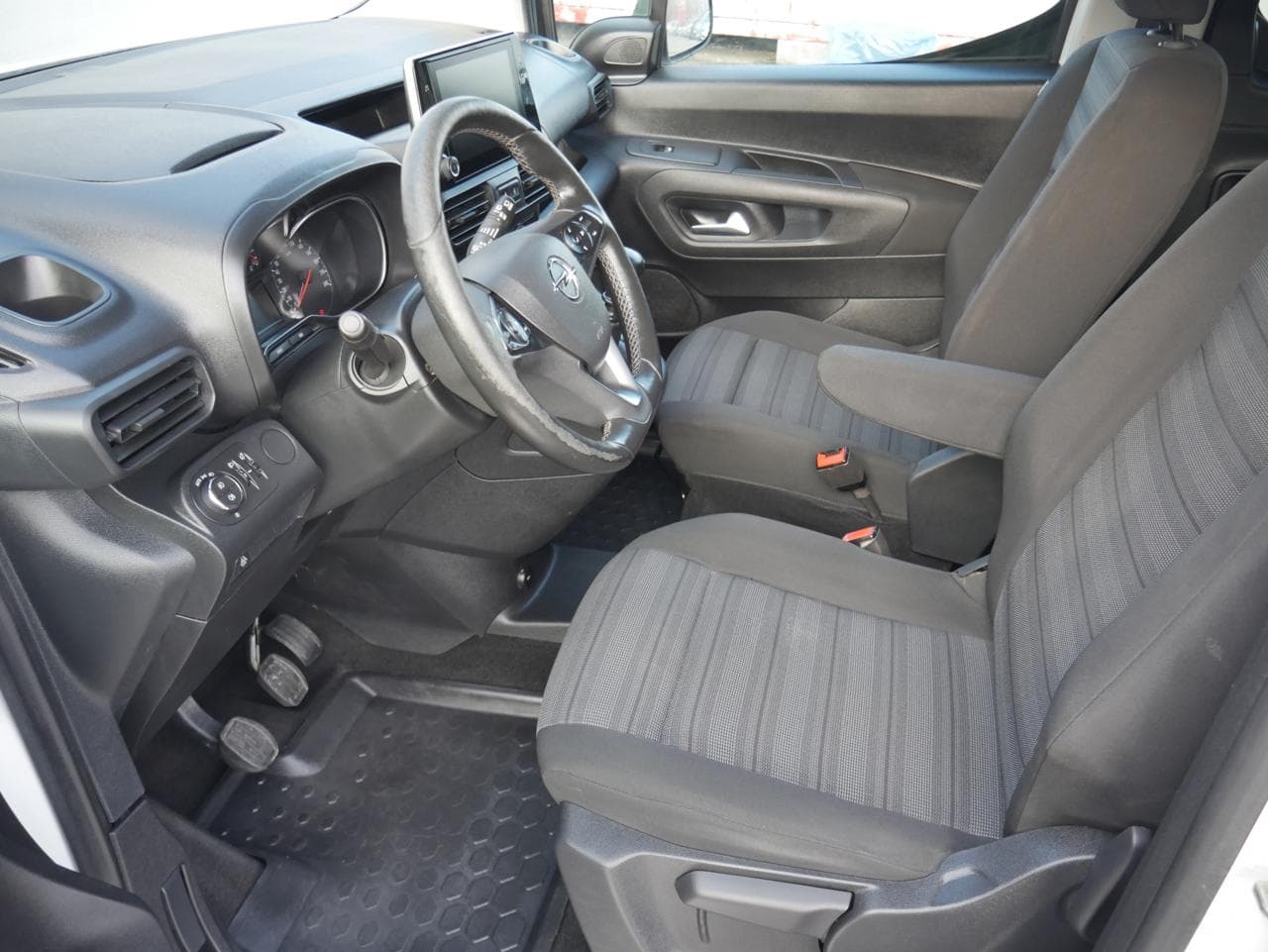 2019 Opel COMBO - 9