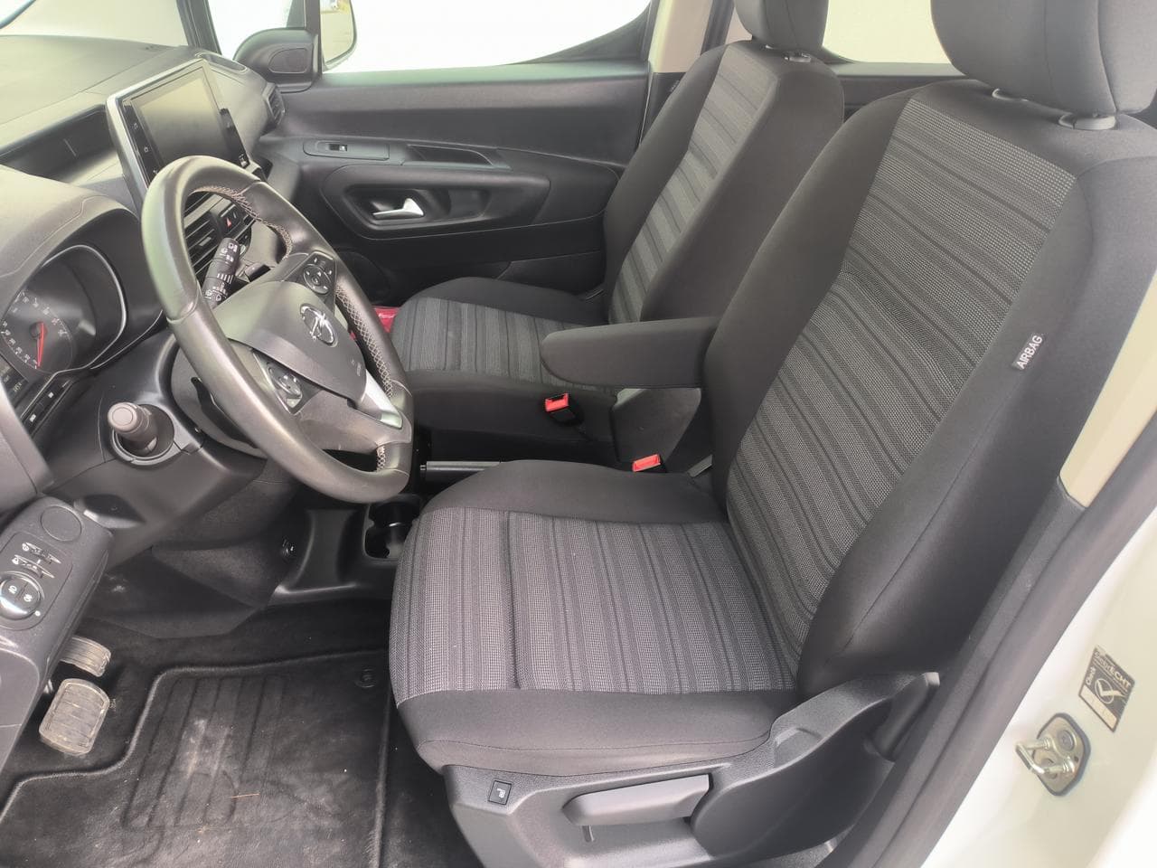 2020 Opel COMBO - 9