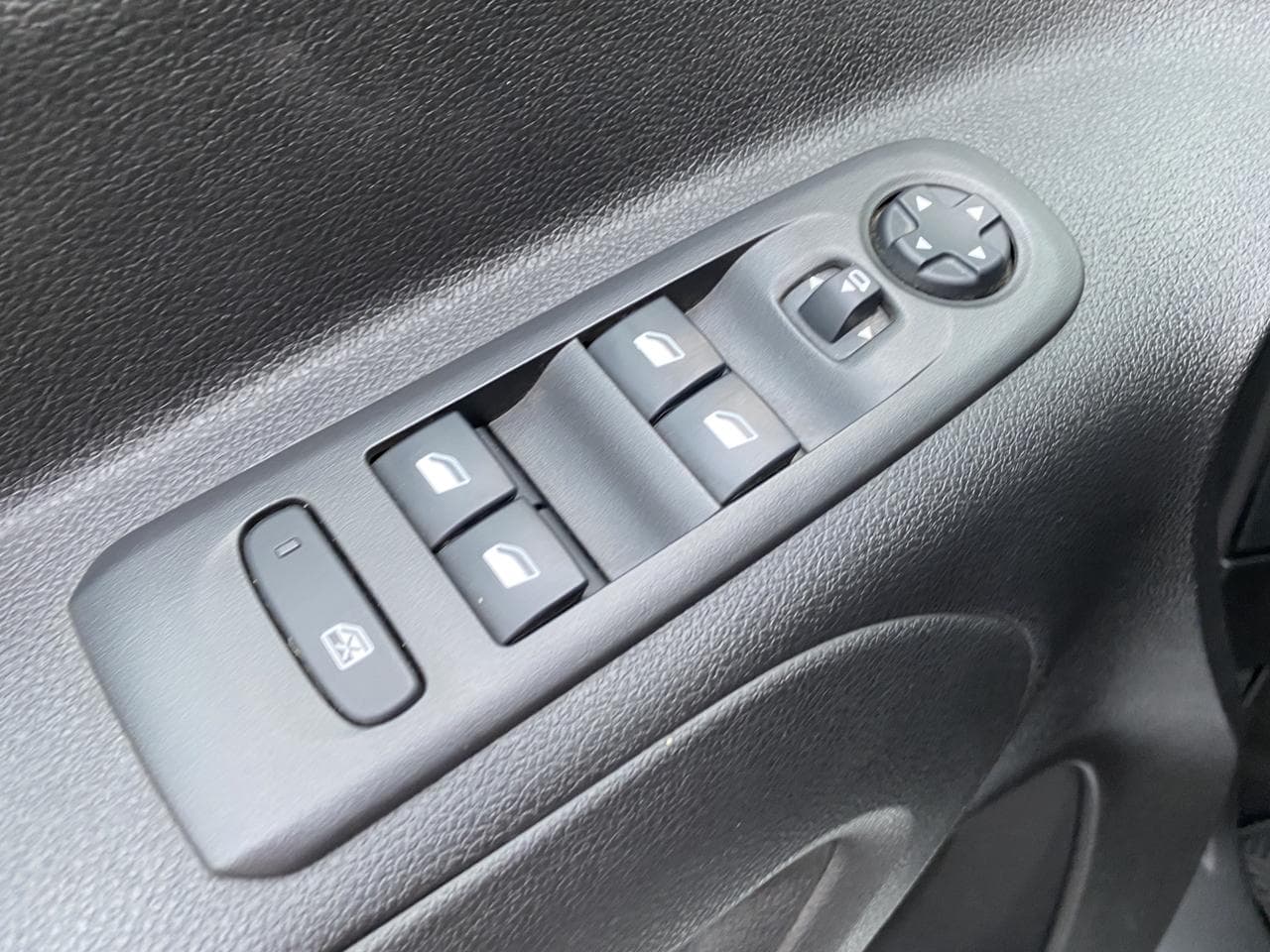2020 Opel COMBO - 13