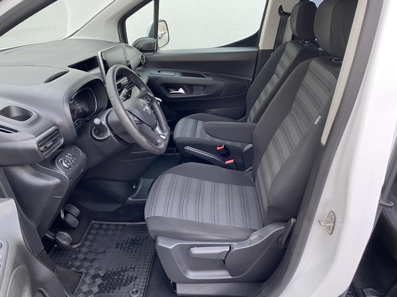 2020 Opel COMBO - 9