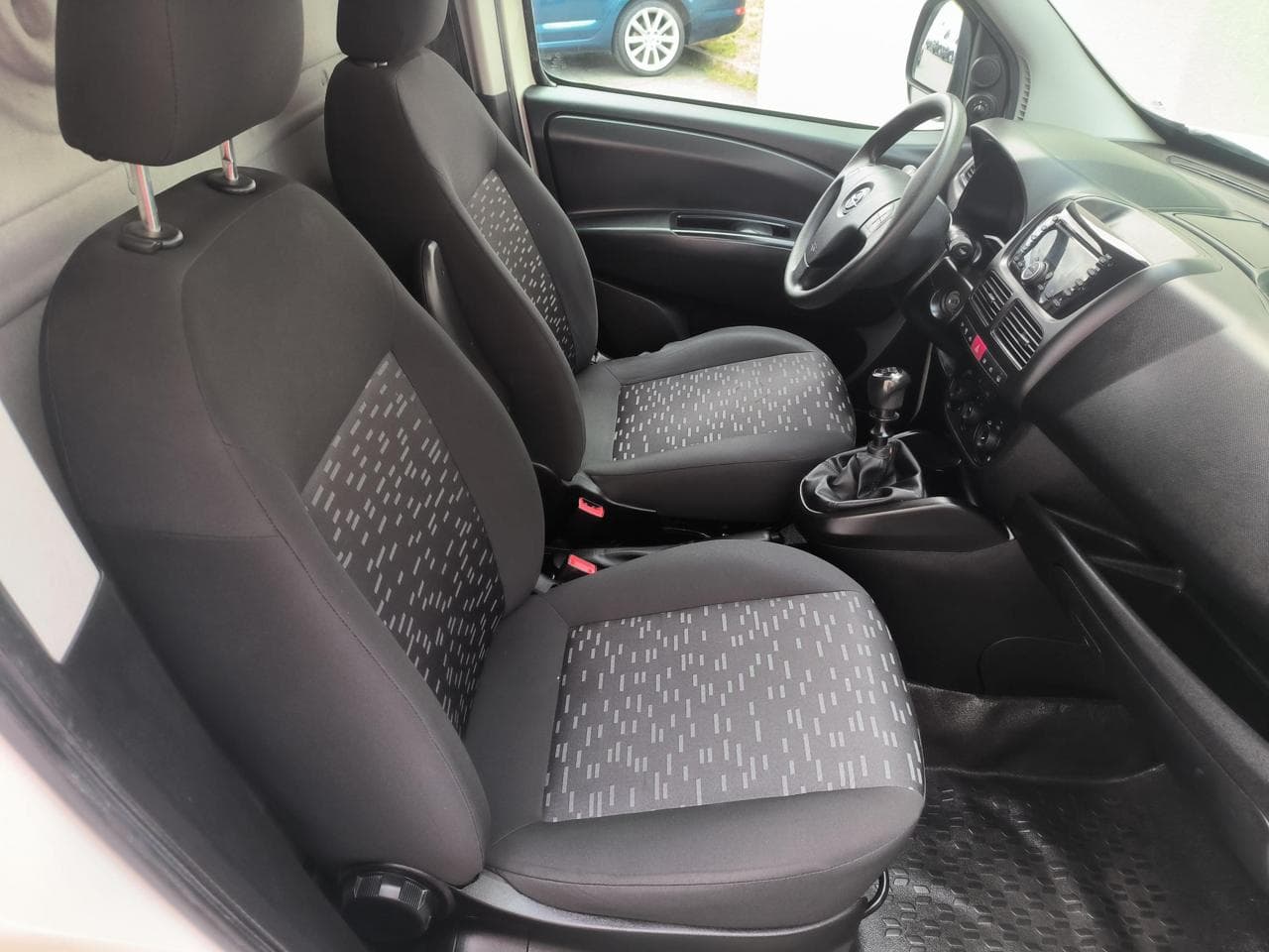 2016 Opel COMBO - 19