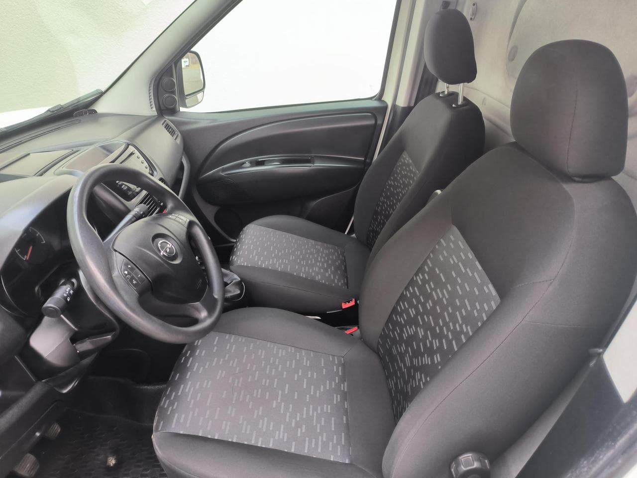 2016 Opel COMBO - 18