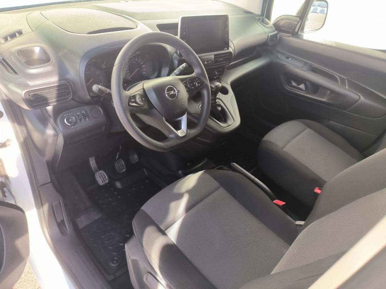 2022 Opel COMBO - 10