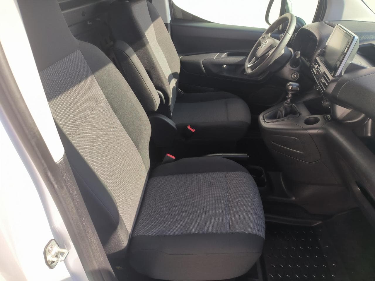 2022 Opel COMBO - 20