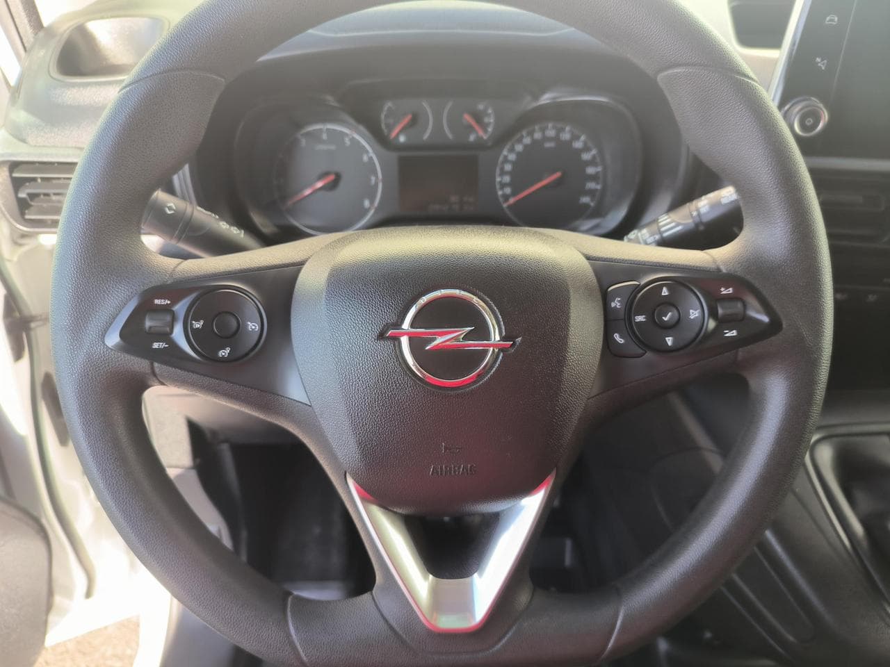 2022 Opel COMBO - 16