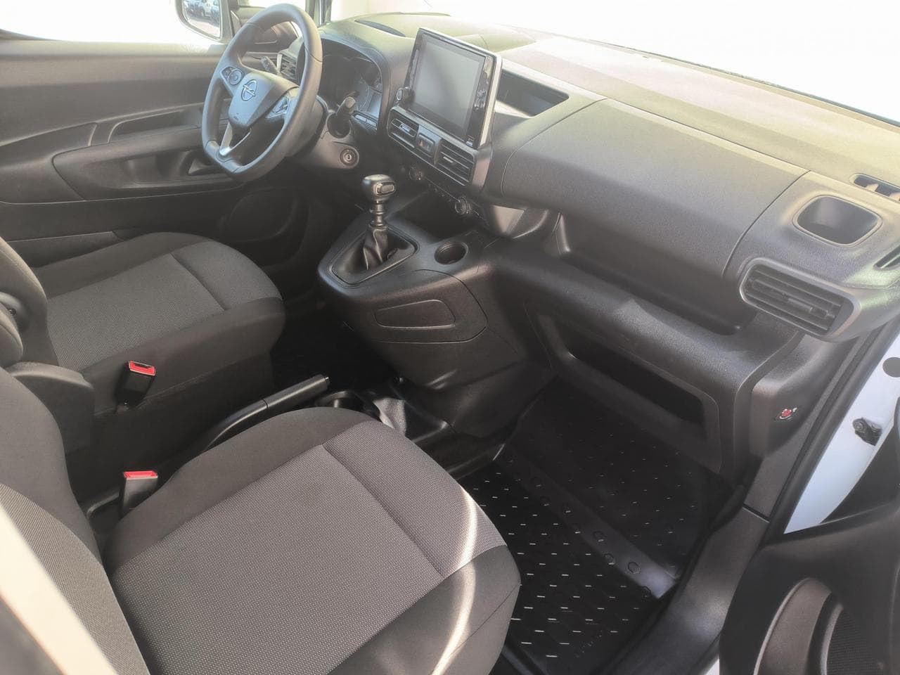 2022 Opel COMBO - 11