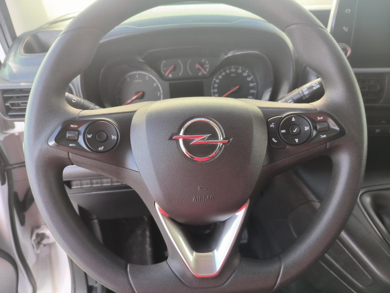 2022 Opel Combo - 17