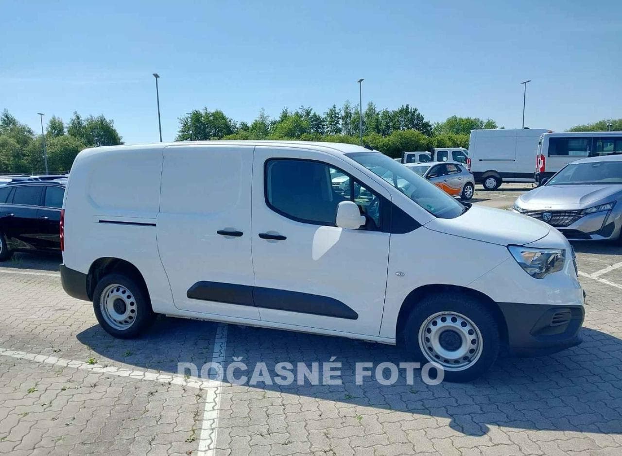 2021 Opel COMBO - 3