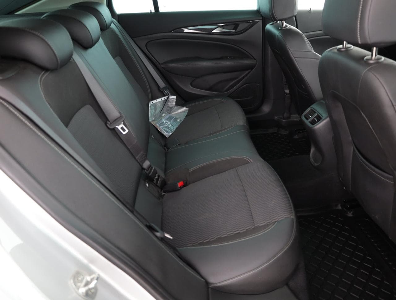 2021 Opel Insignia - 11