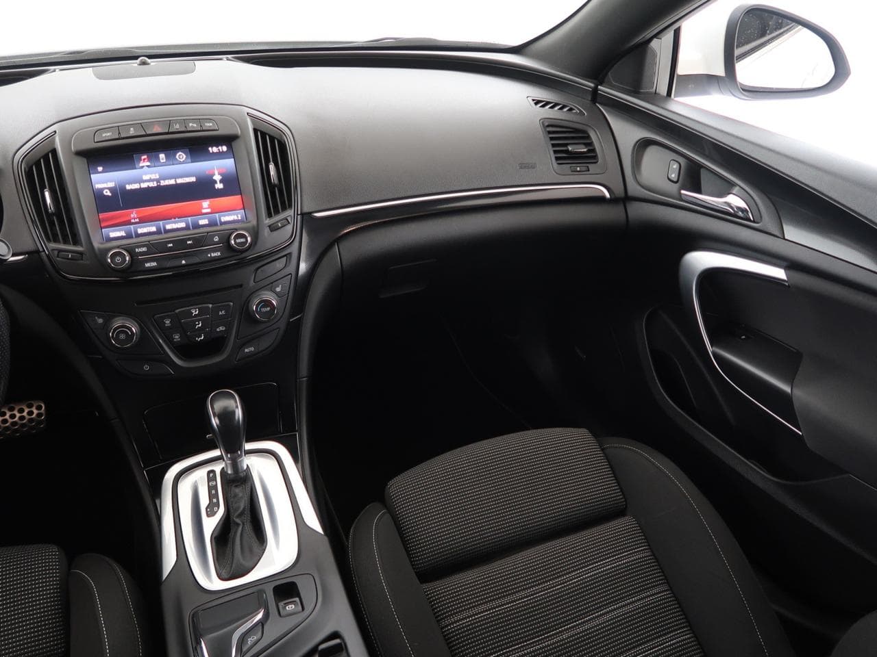 2015 Opel Insignia - 11