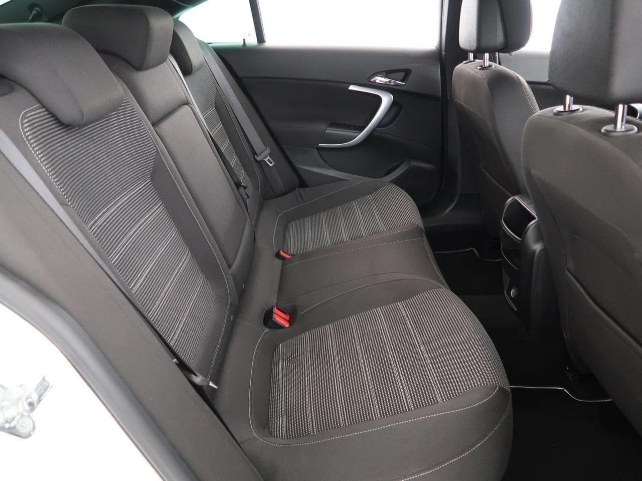 2015 Opel Insignia - 13