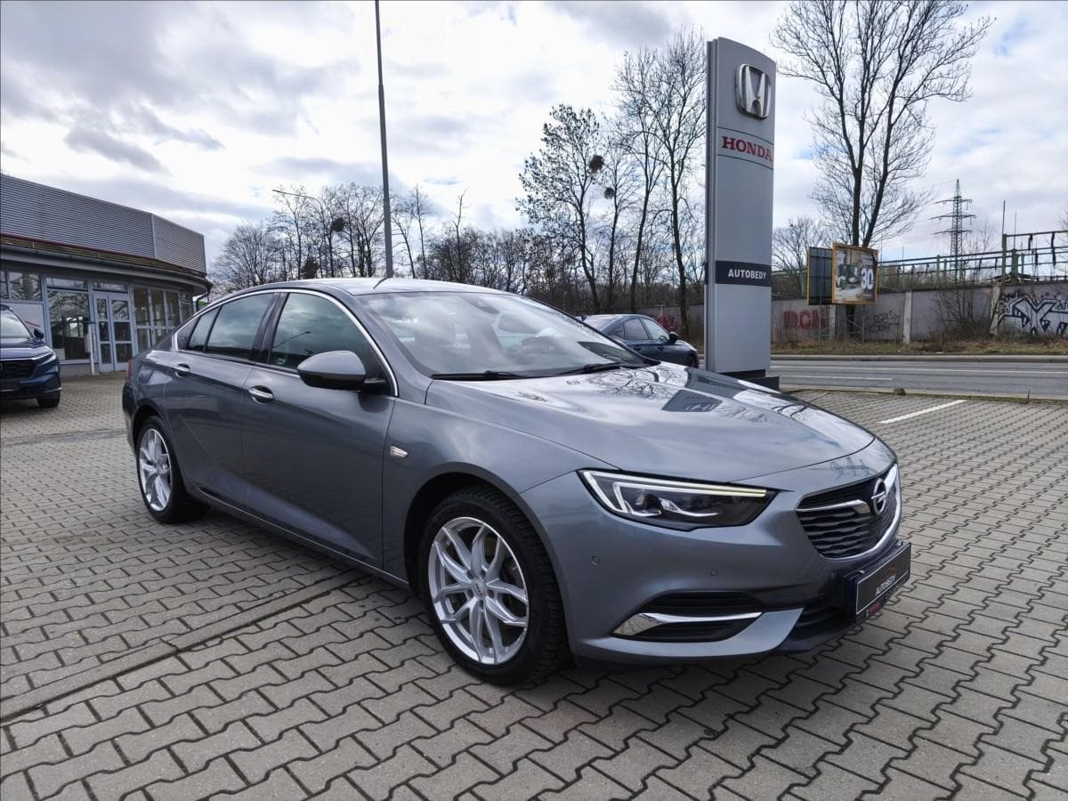 Opel Insignia 2,0 TDCi Grand Sport 4x4, ČR hatchback