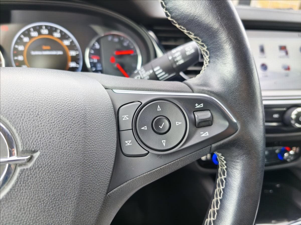 2017 Opel Insignia - 18