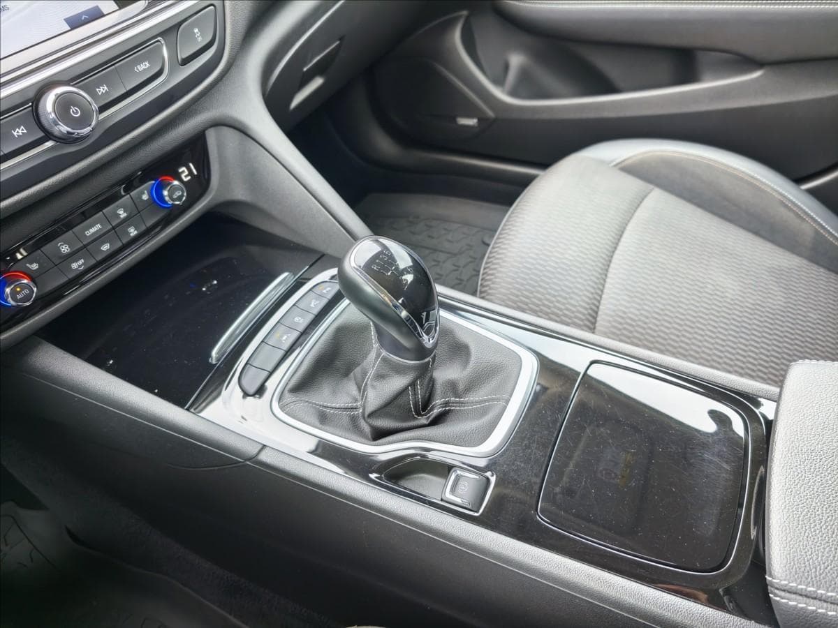 2017 Opel Insignia - 17