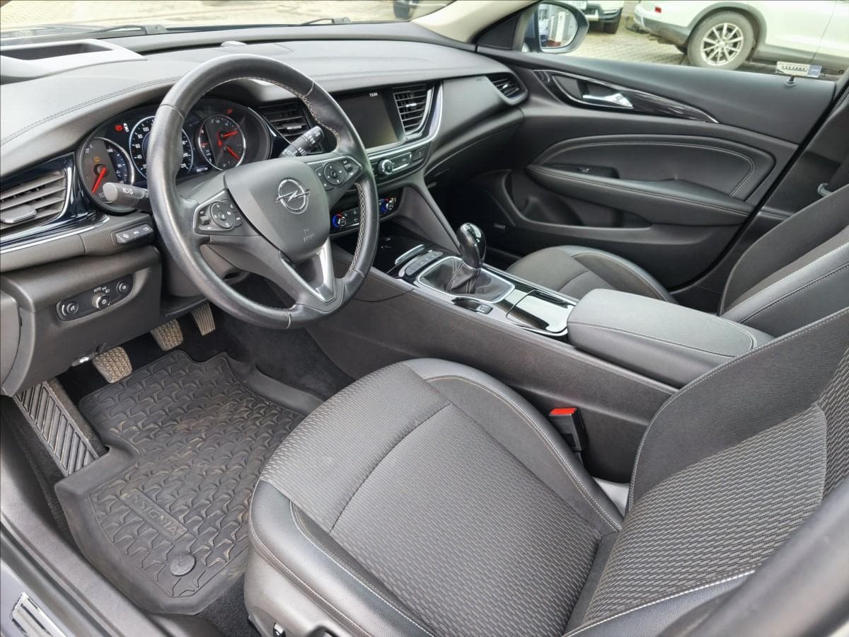 2017 Opel Insignia - 13