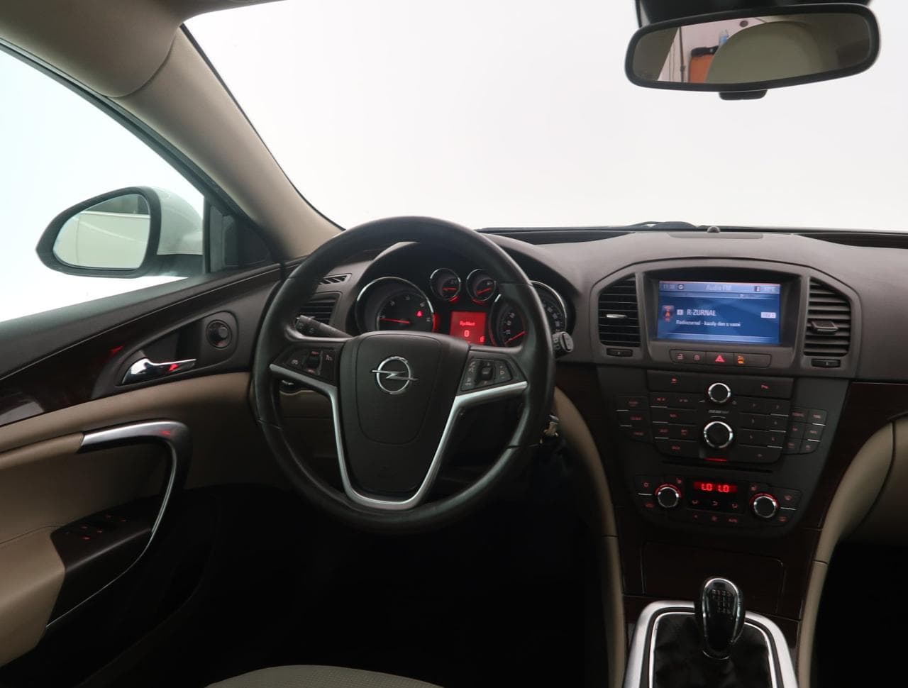 2011 Opel INSIGNIA - 9
