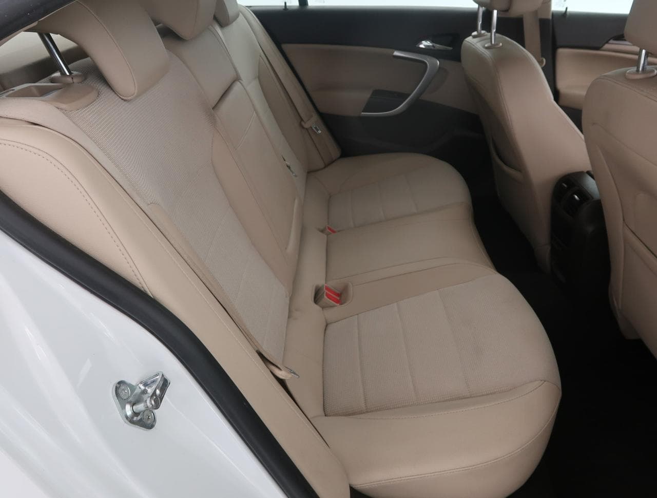 2011 Opel INSIGNIA - 13
