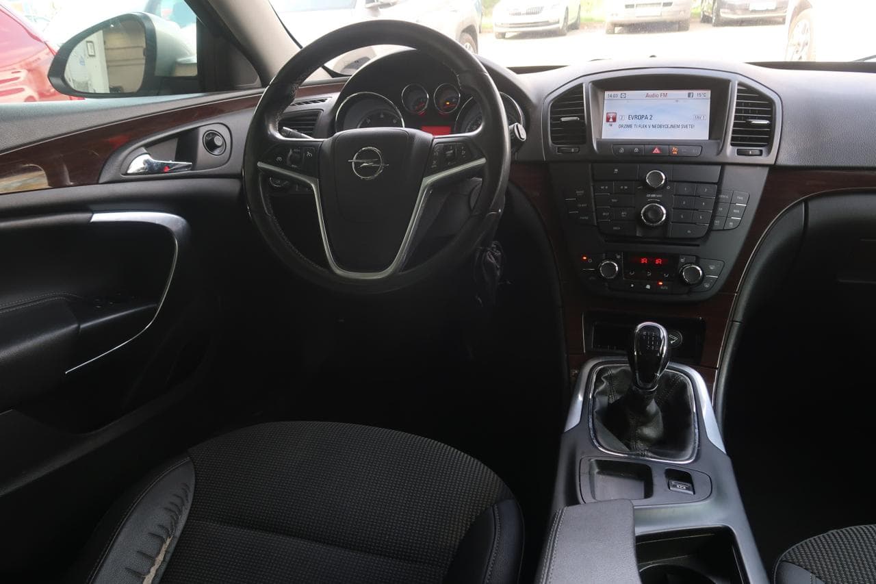 2010 Opel INSIGNIA - 11