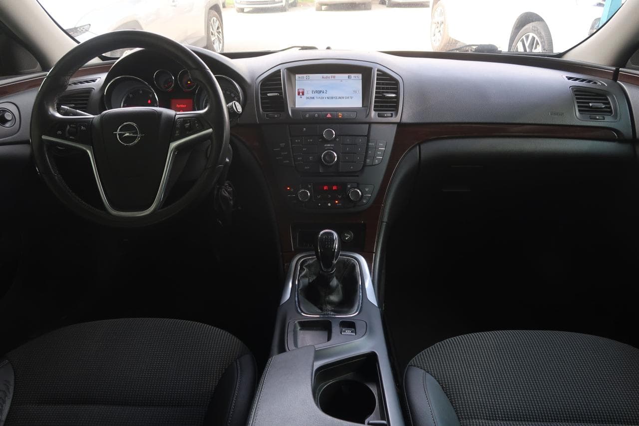 2010 Opel INSIGNIA - 13