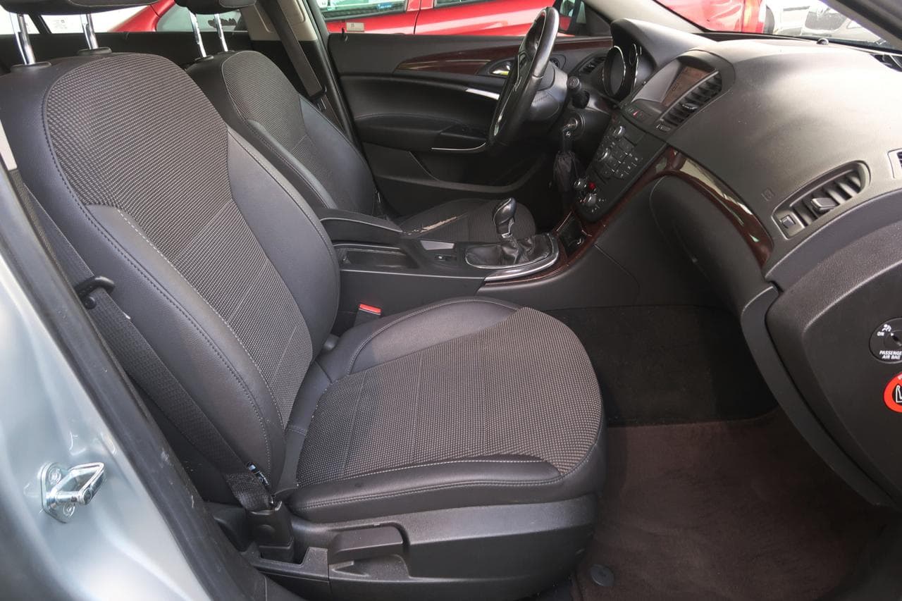 2010 Opel INSIGNIA - 17