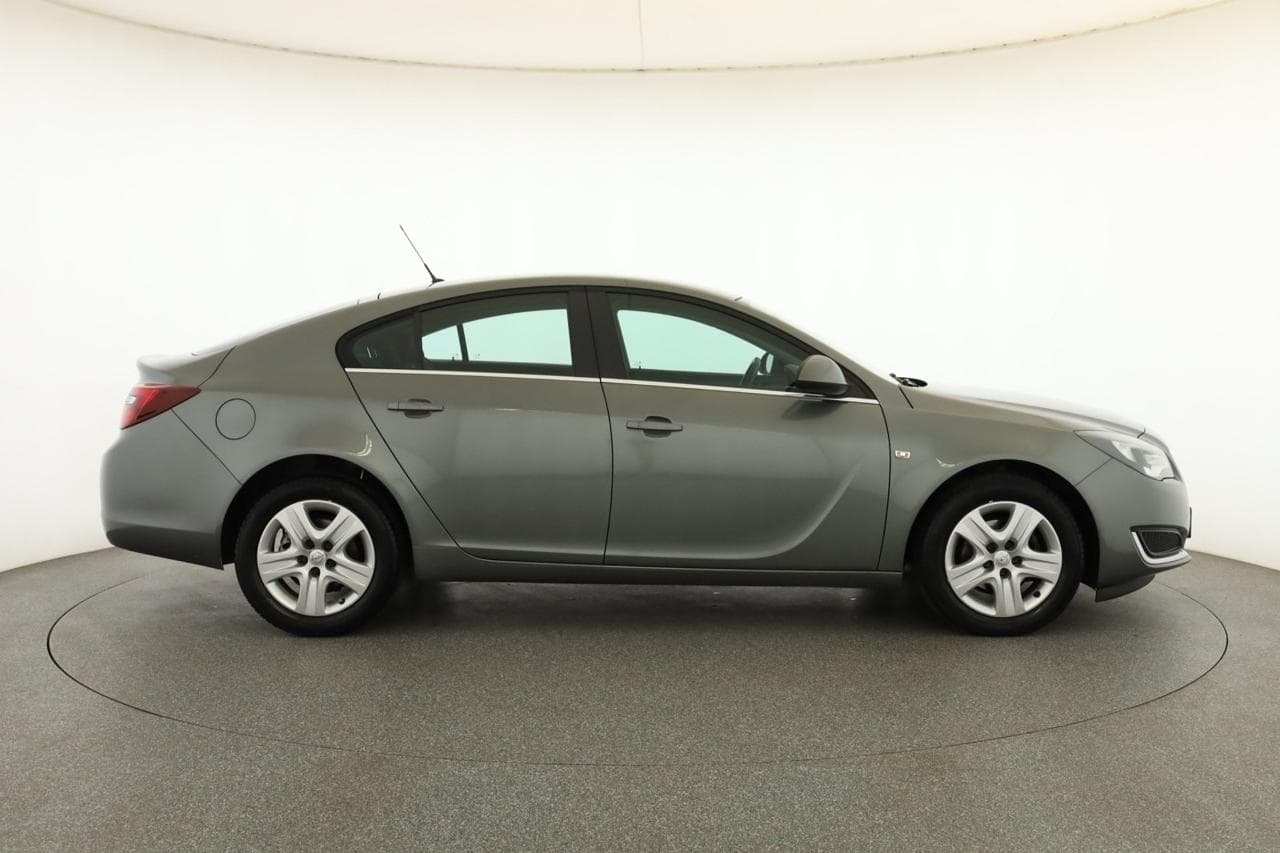 2016 Opel INSIGNIA - 8