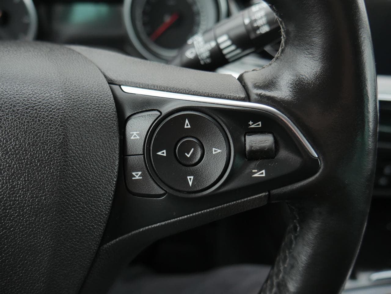 2017 Opel Insignia - 13