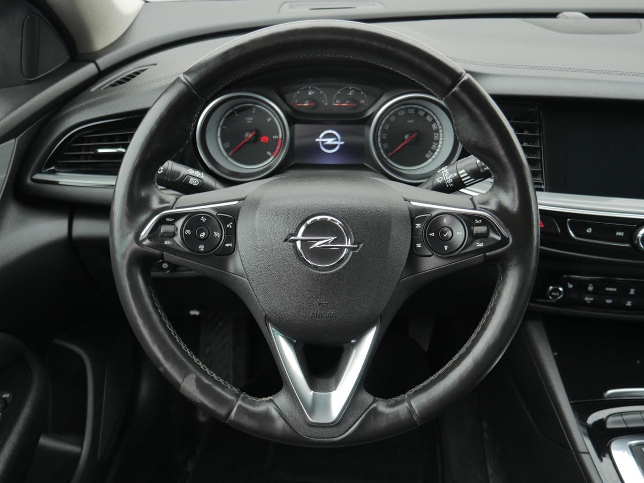 2017 Opel Insignia - 11