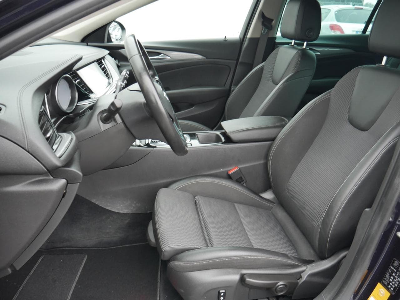 2017 Opel Insignia - 9