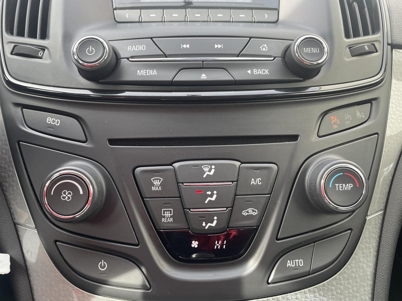 2015 Opel Insignia - 13