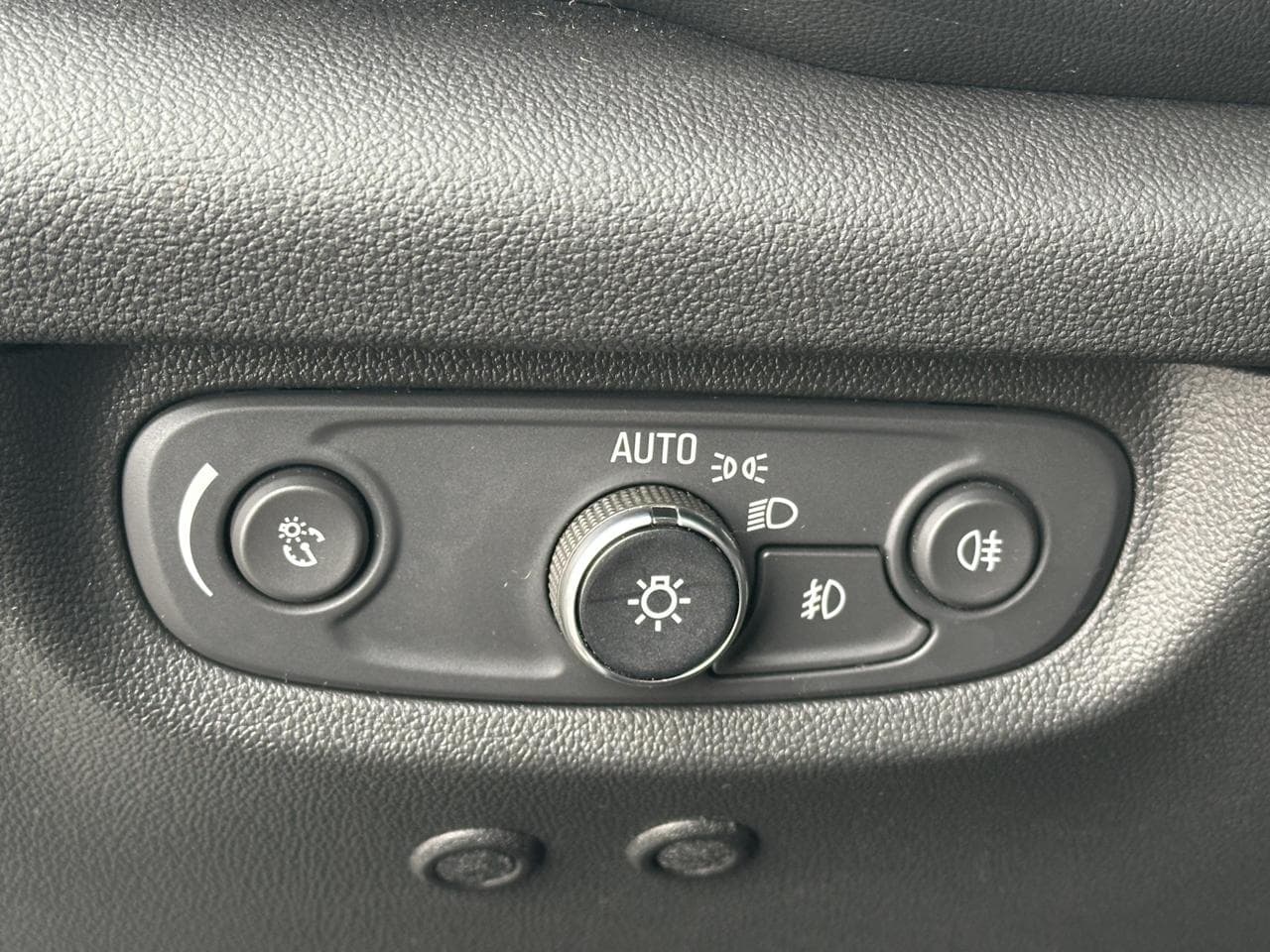 2018 Opel Insignia - 18