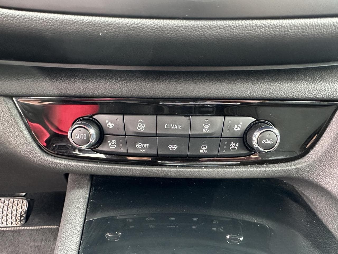 2018 Opel Insignia - 17