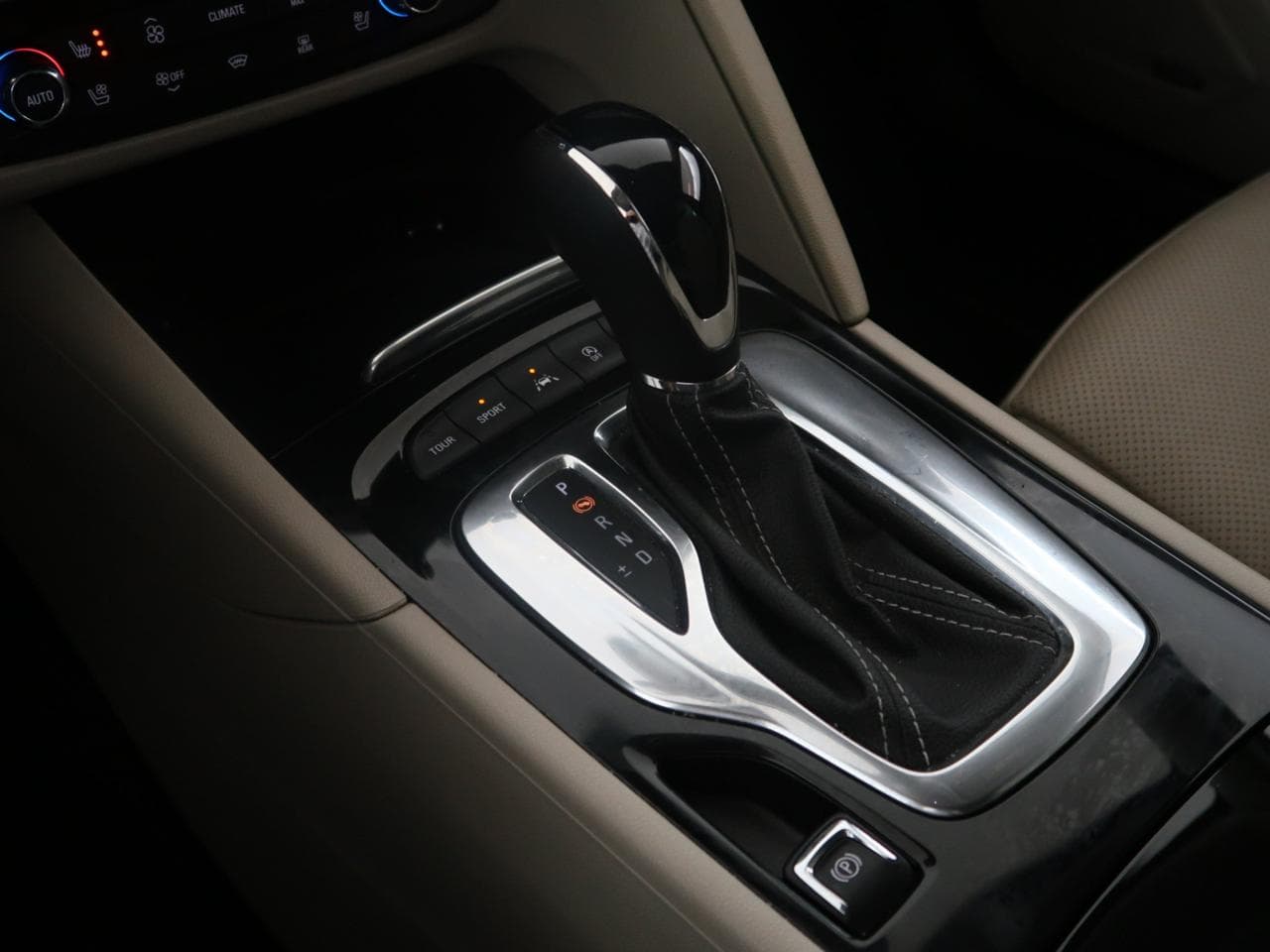 2019 Opel Insignia - 19